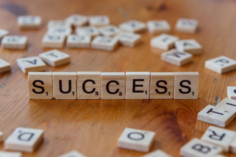 How to Evaluate Management Success: 12 Metrics That Matter