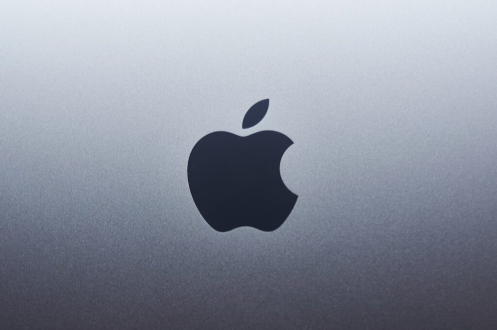 Apple iPhone displaying the newly rebuilt Siri AI interface running on iOS 27.